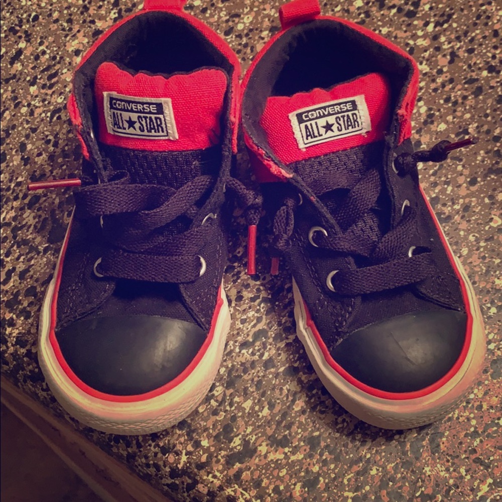 Baby boy size 9c converse